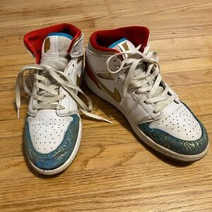 Nike Air Jordan 7Y White and Gold High-Top Sneakers